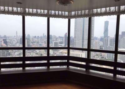 1 bed Condo in State Tower Bang Rak District C0005559