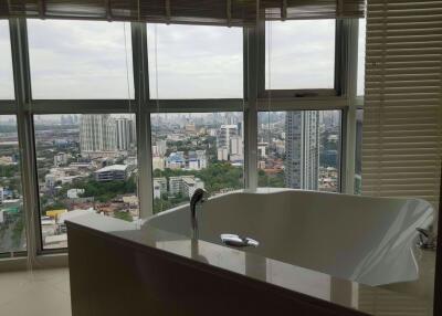 2 bed Condo in Sky Walk Condominium Phrakhanongnuea Sub District C0005531