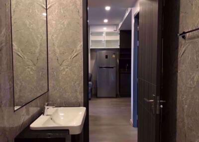 2 ห้องนอน, 1 ห้องน้ำ คอนโด ราคา ฿ 60,000/เดือน