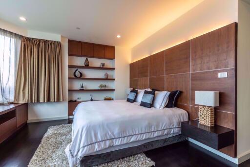 4 bed Condo in Watermark Chaophraya Khlong Ton Sai Sub District C005263