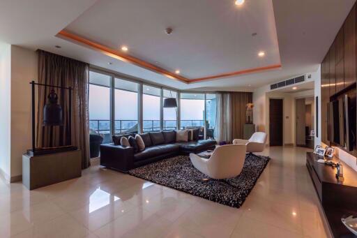 4 bed Condo in Watermark Chaophraya Khlong Ton Sai Sub District C005263