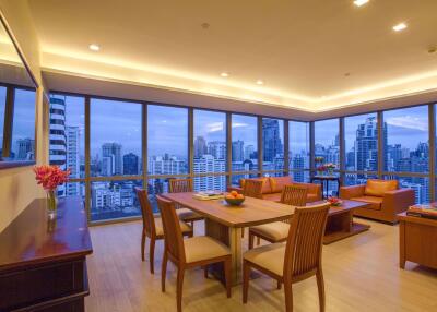 2 bed Condo in The Room Sukhumvit 21 Watthana District C005138