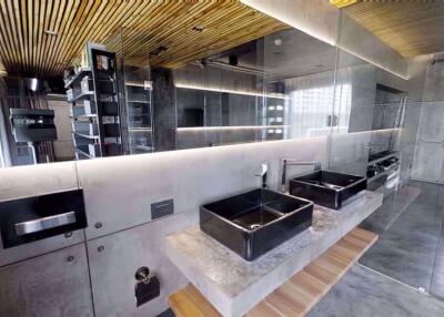 3 ห้องนอน, 3 ห้องน้ำ คอนโด ราคา ฿ 19,900,000