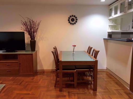 2 bed Condo in Regent Royal Place 1 Lumphini Sub District C005124