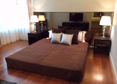 2 bed Condo in Q Langsuan Lumphini Sub District C004981