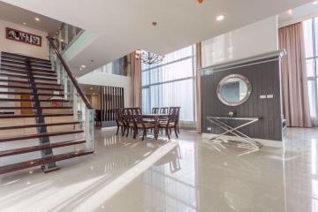 4 bed Penthouse in Circle Condominium Makkasan Sub District P004315