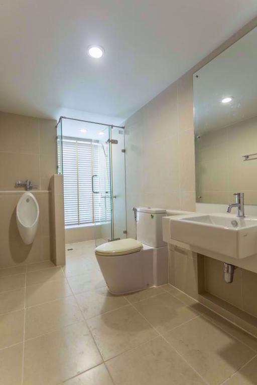 4 ห้องนอน, 4 ห้องน้ำ คอนโด ราคา ฿ 180,000/เดือน