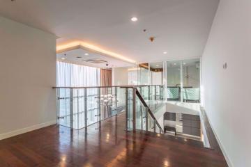 4 bed Penthouse in Circle Condominium Makkasan Sub District P004315