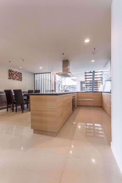 4 bed Penthouse in Circle Condominium Makkasan Sub District P004315