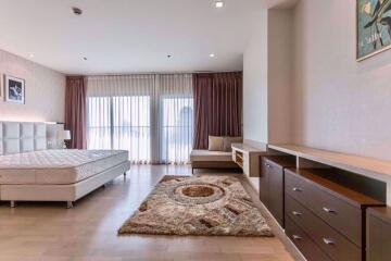 3 bed Condo in Noble Remix Khlongtan Sub District C004301