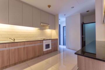 3 bed Condo in Charoenjai Place Khlong Tan Nuea Sub District C004159