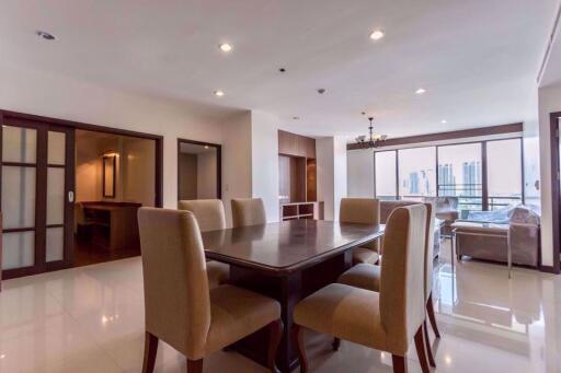 3 bed Condo in Charoenjai Place Khlong Tan Nuea Sub District C004159