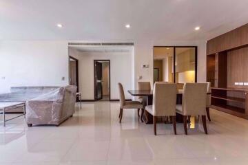 3 bed Condo in Charoenjai Place Khlong Tan Nuea Sub District C004159