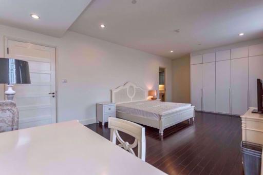 3 bed Condo in Aguston Sukhumvit 22 Khlongtoei Sub District C004077