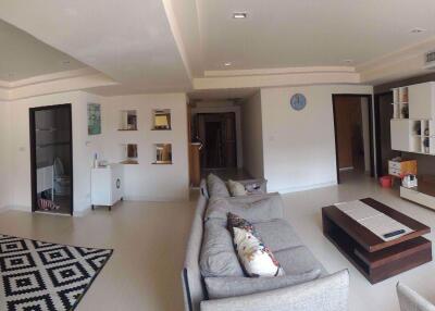 3 bed Condo in Royal Castle Khlong Tan Nuea Sub District C004047