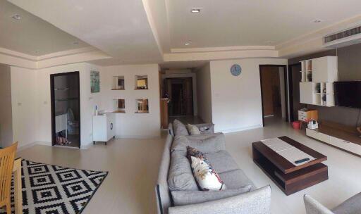 3 bed Condo in Royal Castle Khlong Tan Nuea Sub District C004047