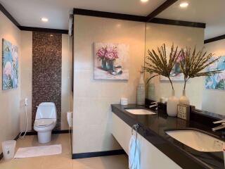 4 bed Condo in Baan Ananda Khlong Tan Nuea Sub District C004787