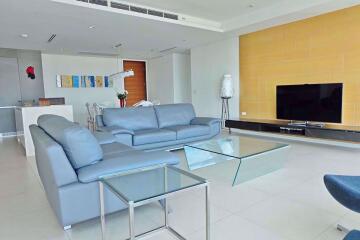 2 bed Condo in The River Khlong Ton Sai Sub District C004002