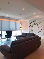 2 bed Condo in The River Khlong Ton Sai Sub District C004002