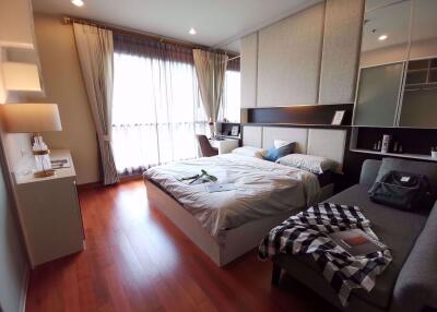 2 bed Condo in The Address Chidlom Lumphini Sub District C003956