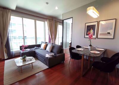 2 bed Condo in The Address Chidlom Lumphini Sub District C003956