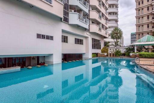 2 bed Condo in The Waterford Diamond Khlongtan Sub District C003766