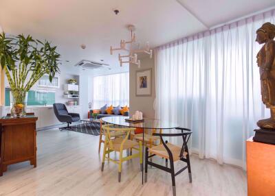 2 bed Condo in Urbana Langsuan Lumphini Sub District C003478