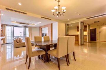 2 bed Condo in Charoenjai Place Khlong Tan Nuea Sub District P002874