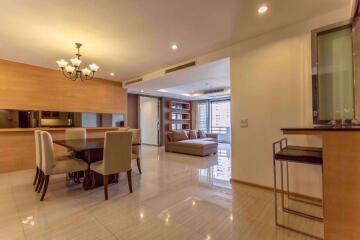 2 bed Condo in Charoenjai Place Khlong Tan Nuea Sub District P002874