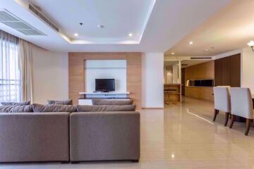 2 bed Condo in Charoenjai Place Khlong Tan Nuea Sub District P002874