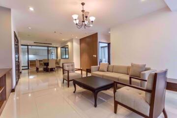 2 bed Condo in Charoenjai Place Khlong Tan Nuea Sub District P002873