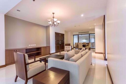 2 bed Condo in Charoenjai Place Khlong Tan Nuea Sub District P002873