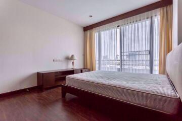 2 bed Condo in Charoenjai Place Khlong Tan Nuea Sub District P002873