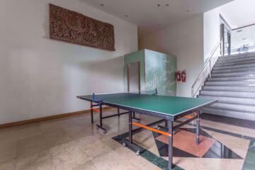 2 bed Condo in Charoenjai Place Khlong Tan Nuea Sub District P002873