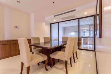 2 bed Condo in Charoenjai Place Khlong Tan Nuea Sub District P002873