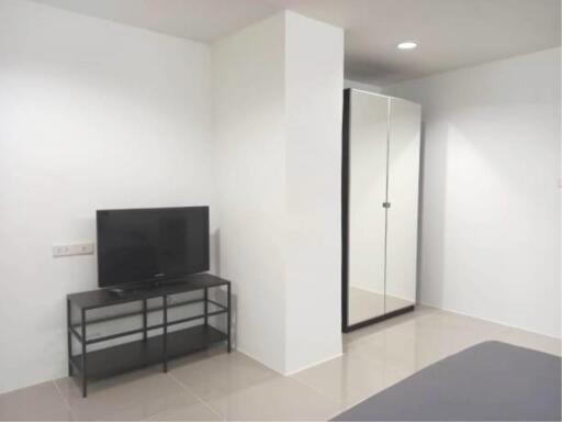 2 Bedrooms 2 Bathrooms Size 85sqm. Waterford Diamond Tower for Rent 37,000 THB