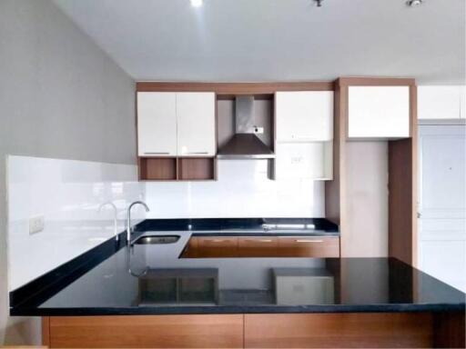 3 bedrooms 2 bathrooms size 121sqm. Waterford Diamond Tower for Rent 55,000 THB