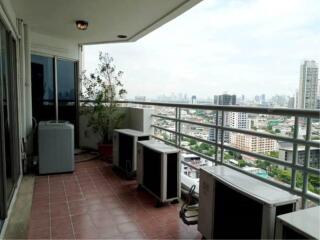 3 bedrooms 2 bathrooms size 121sqm. Waterford Diamond Tower for Rent 50,000 THB