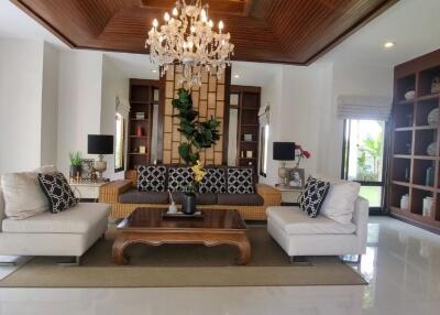 4 Bedrooms House Bali Style for Sale in Pattaya