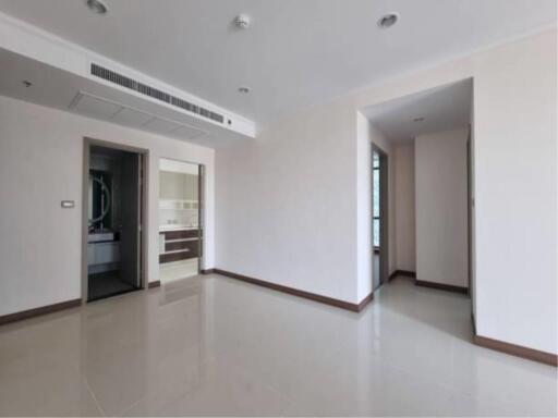 2 Bedrooms 2 Bathrooms Size 85sqm. Supalai Oriental Sukhumvit 39 for Rent 35,000 THB