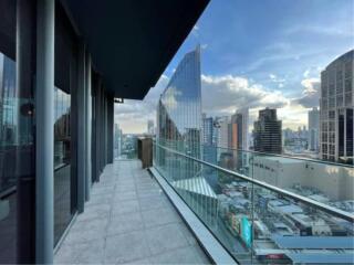 3 Bedrooms 5 Bathrooms Size 180sqm. Marque Sukhumvit for Sale 80 MB