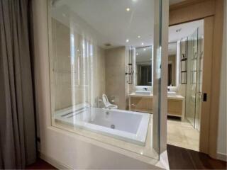 3 Bedrooms 5 Bathrooms Size 180sqm. Marque Sukhumvit for Sale 80 MB