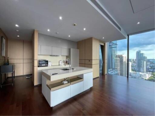 3 Bedrooms 5 Bathrooms Size 180sqm. Marque Sukhumvit for Sale 80 MB