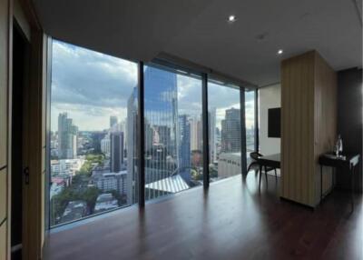 3 Bedrooms 5 Bathrooms Size 180sqm. Marque Sukhumvit for Sale 80 MB