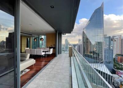 3 Bedrooms 5 Bathrooms Size 180sqm. Marque Sukhumvit for Sale 80 MB