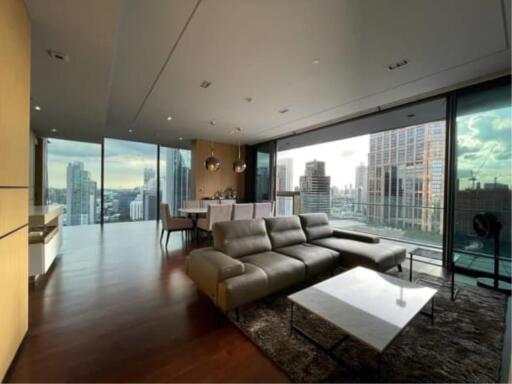 3 Bedrooms 5 Bathrooms Size 180sqm. Marque Sukhumvit for Sale 80 MB