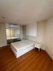 3 Bedrooms 4 Bathrooms Size 262sqm. President Park for Rent 70,000 THB