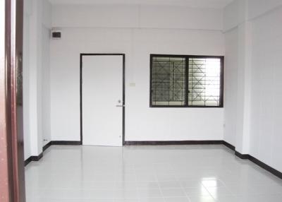 Nonthaburi Community Housing 2, No. 126/2021, Building 4, 5th Floor, Renovated