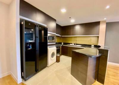 2 bed Condo in Urbana Sathorn Thungmahamek Sub District C020363