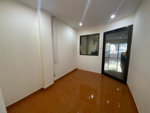Double Commercial Unit for Sale in Pattaya